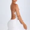 Misa Bandeau-Minikleid mit Rüschenbesatz und Cut-outs in Weiß