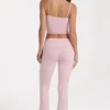 Modal-Hose mit mittlerer Leibhöhe und ausgestelltem Bein in Blush Modal-Hose mit mittlerer Leibhöhe und ausgestelltem Bein in Blush