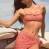 Molinas Sarong mit seitlicher Bindung in rotem Gingham