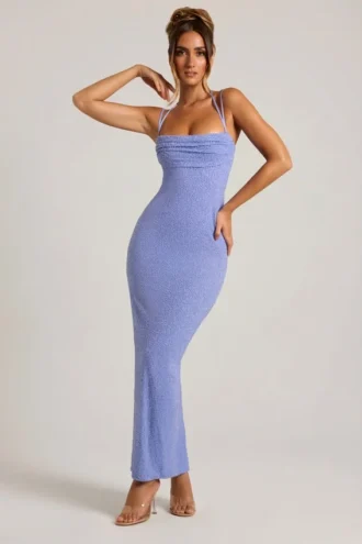 Monte Carlo Maxikleid mit verziertem Wasserfallausschnitt in Puderblau