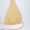 Morella Neckholder-Bikinioberteil in gelbem Gingham