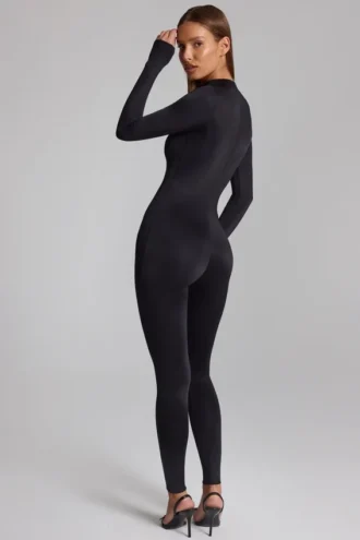 Musa Langarm-Jumpsuit mit hohem Kragen in Schwarz