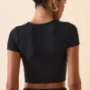 Myaree Crop-Top mit Flügelärmeln in Schwarz Myaree Crop-Top mit Flügelärmeln in Schwarz