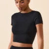 Myaree Crop-Top mit Flügelärmeln in Schwarz Myaree Crop-Top mit Flügelärmeln in Schwarz