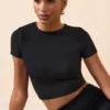 Myaree Crop-Top mit Flügelärmeln in Schwarz Myaree Crop-Top mit Flügelärmeln in Schwarz