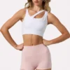 Nahtloser Soft-Rib-Sport-BH mit asymmetrischem Ausschnitt in Weiß