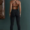 Nahtloser Sport-BH mit Trägern in Schwarz Nahtloser Sport-BH mit Trägern in Schwarz