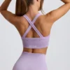 Nahtloser Super-Sculpt-Sport-BH mit gekreuztem Rücken in zartem Lila