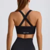 Nahtloser Super Sculpt Sport-BH mit gekreuzten Trägern in Schwarz