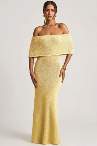 Naia Bouclé-Maxikleid mit schulterfreiem Ausschnitt in Gelb