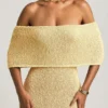 Naia Bouclé-Maxikleid mit schulterfreiem Ausschnitt in Gelb Naia Bouclé-Maxikleid mit schulterfreiem Ausschnitt in Gelb