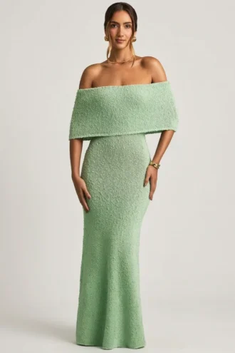 Naia Bouclé-Maxikleid mit schulterfreiem Ausschnitt in Mint