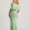 Naia Bouclé-Maxikleid mit schulterfreiem Ausschnitt in Mint Naia Bouclé-Maxikleid mit schulterfreiem Ausschnitt in Mint
