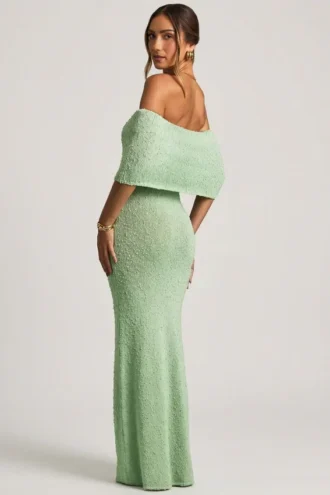 Naia Bouclé-Maxikleid mit schulterfreiem Ausschnitt in Mint