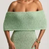 Naia Bouclé-Maxikleid mit schulterfreiem Ausschnitt in Mint Naia Bouclé-Maxikleid mit schulterfreiem Ausschnitt in Mint