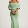 Naia Bouclé-Maxikleid mit schulterfreiem Ausschnitt in Mint Naia Bouclé-Maxikleid mit schulterfreiem Ausschnitt in Mint