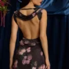 Nalini Drapiertes A-Linien-Minikleid mit offenem Rücken in schwarzem Blumenprint