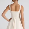 Nanisca A-Linien-Mikro-Minikleid mit Schleifen-Detail in Elfenbein
