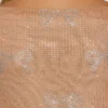 Natala Oberteil mit verziertem Schleifendetail in Mandel Natala Oberteil mit verziertem Schleifendetail in Mandel