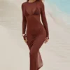 Naura transparentes Maxikleid mit offenem Rücken in Schokoladenbraun Naura transparentes Maxikleid mit offenem Rücken in Schokoladenbraun