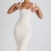 Navi Modal Midaxi-Kleid mit Spitzenbesatz in Elfenbein Navi Modal Midaxi-Kleid mit Spitzenbesatz in Elfenbein