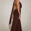 Navina Maxikleid aus weichem Jersey mit tiefem Neckholder-Ausschnitt in Schokoladenbraun