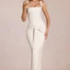 Nayeli Maxikleid mit quadratischem Ausschnitt und Bindebändern in Elfenbein Nayeli Maxikleid mit quadratischem Ausschnitt und Bindebändern in Elfenbein