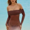 Nemba Transparentes schulterfreies Minikleid in Schokoladenbraun Nemba Transparentes schulterfreies Minikleid in Schokoladenbraun