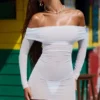 Nemba Transparentes schulterfreies Minikleid in Weiß Nemba Transparentes schulterfreies Minikleid in Weiß