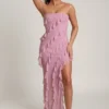 Nevali Bandeau-Maxikleid mit Rüschen in Altrosa Nevali Bandeau-Maxikleid mit Rüschen in Altrosa