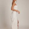 Nevali Bandeau-Maxikleid mit Rüschen in Elfenbein Nevali Bandeau-Maxikleid mit Rüschen in Elfenbein