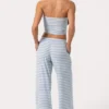 Niedrige Hose aus geripptem Jersey mit blauen Streifen Niedrige Hose aus geripptem Jersey mit blauen Streifen