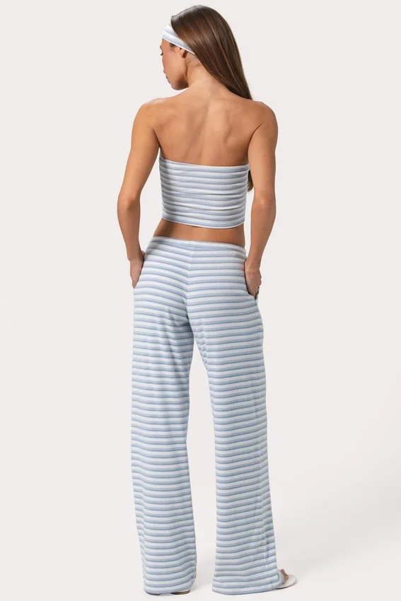 Niedrige Hose aus geripptem Jersey mit blauen Streifen Niedrige Hose aus geripptem Jersey mit blauen Streifen