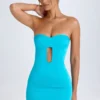 Nikko Cut-Out-Bandeau-Bodycon-Minikleid in Türkis Nikko Cut-Out-Bandeau-Bodycon-Minikleid in Türkis