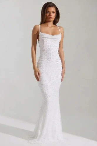 Nivalis verziertes Maxikleid mit Wasserfallausschnitt und rückenfreiem Design in Weiß