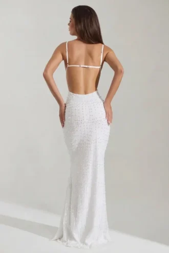 Nivalis verziertes Maxikleid mit Wasserfallausschnitt und rückenfreiem Design in Weiß