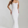 Nivalis verziertes Maxikleid mit Wasserfallausschnitt und rückenfreiem Design in Weiß