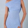 Nivara Ein-Schulter-Maxikleid mit blauem Polka-Dot-Print Nivara Ein-Schulter-Maxikleid mit blauem Polka-Dot-Print