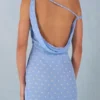 Nivara Ein-Schulter-Maxikleid mit blauem Polka-Dot-Print Nivara Ein-Schulter-Maxikleid mit blauem Polka-Dot-Print