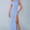Nivara Ein-Schulter-Maxikleid mit blauem Polka-Dot-Print Nivara Ein-Schulter-Maxikleid mit blauem Polka-Dot-Print