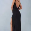 Nivara One-Shoulder-Maxikleid in Schwarz Nivara One-Shoulder-Maxikleid in Schwarz