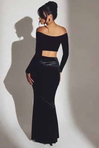 Nixie Velvet Mid-Rise Maxi-Rock in Jet Black