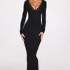 Noa – Langärmliges Maxikleid mit tiefem Ausschnitt aus geripptem Modal in Schwarz Noa – Langärmliges Maxikleid mit tiefem Ausschnitt aus geripptem Modal in Schwarz