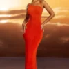 Noelia Maxikleid aus strukturiertem Jersey mit offenem Rücken in Fiery Red Noelia Maxikleid aus strukturiertem Jersey mit offenem Rücken in Fiery Red