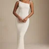Noelia Maxikleid aus strukturiertem Jersey mit Rückenausschnitt in Elfenbein Noelia Maxikleid aus strukturiertem Jersey mit Rückenausschnitt in Elfenbein
