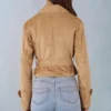 Noelie Kurzjacke aus Kunstwildleder mit Gürtel in Tan Noelie Kurzjacke aus Kunstwildleder mit Gürtel in Tan