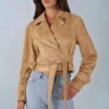 Noelie Kurzjacke aus Kunstwildleder mit Gürtel in Tan Noelie Kurzjacke aus Kunstwildleder mit Gürtel in Tan