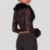 Noemy Cardigan aus transparenter Spitze mit Kunstfellbesatz in Schwarz Noemy Cardigan aus transparenter Spitze mit Kunstfellbesatz in Schwarz