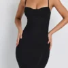 Nora Modal-Kleid mit Rüschen und Lagen in Schwarz Nora Modal-Kleid mit Rüschen und Lagen in Schwarz