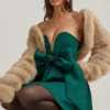 Norina Minikleid mit Schleifendetail im Smaragdgrün Norina Minikleid mit Schleifendetail im Smaragdgrün
